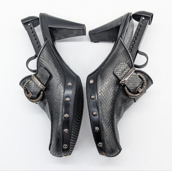 Stuart Weitzman black snakeskin pattern mule slip on heel 9.5 - Picture 7 of 12